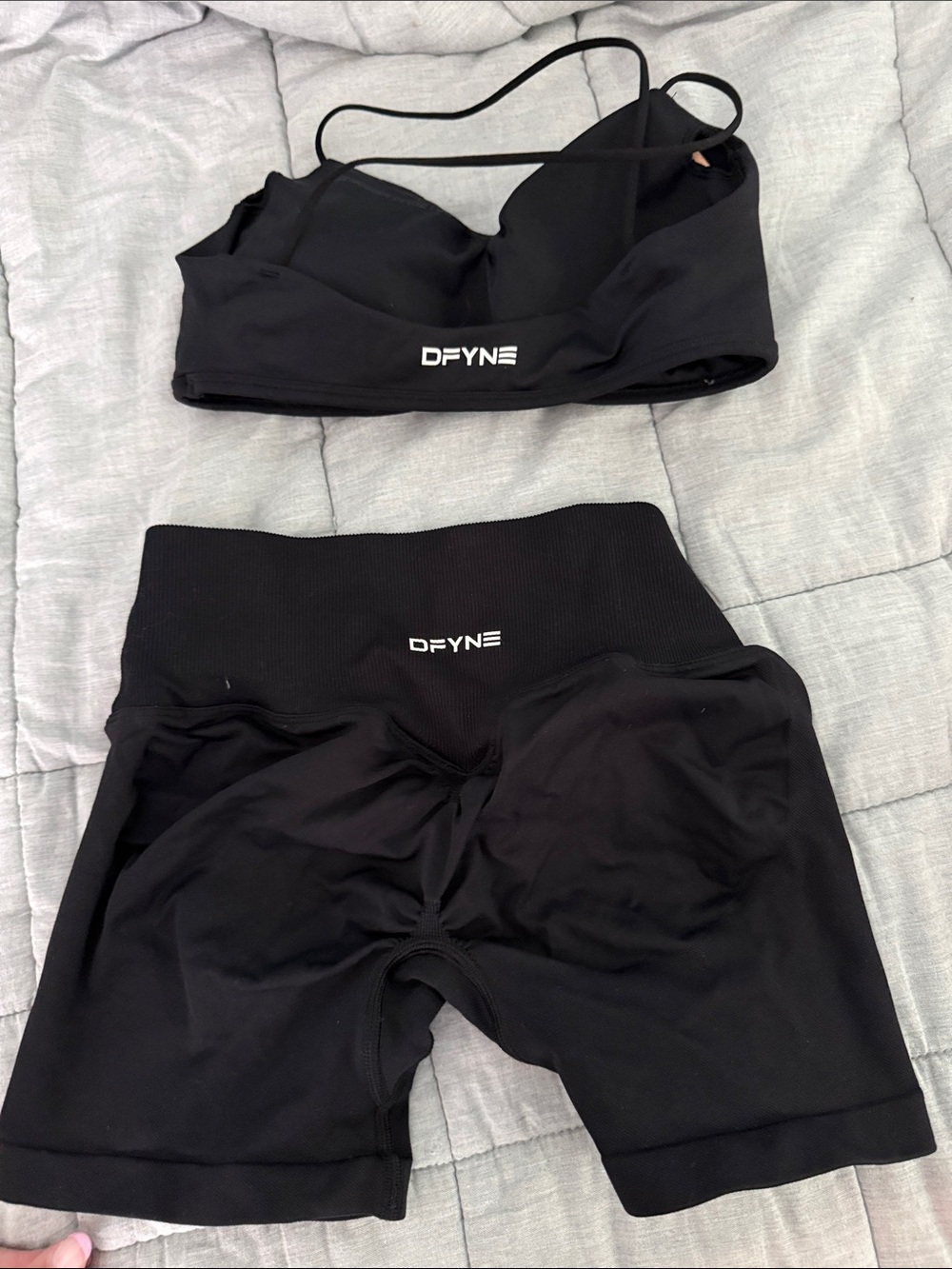 Dfyne size small black set